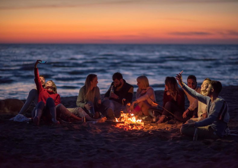 Let us take you through the entire process of organizing a weekend getaway in this detailed guide. Let`s review each stage of the procedure, from picking the perfect location to making the most of your time constraints.